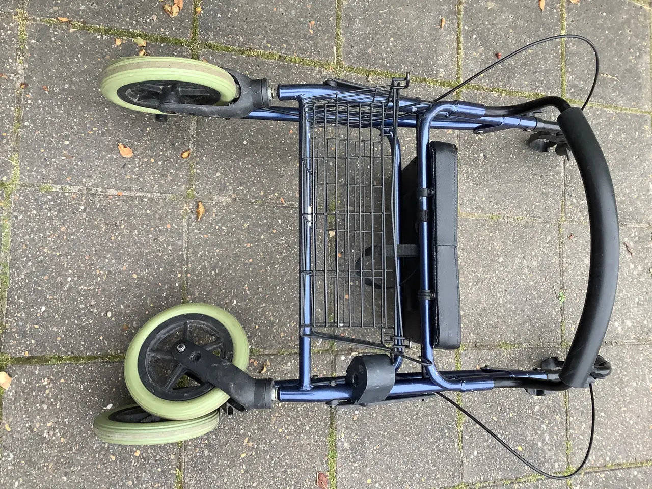 Billede 5 - Rollator med bremser og kurv