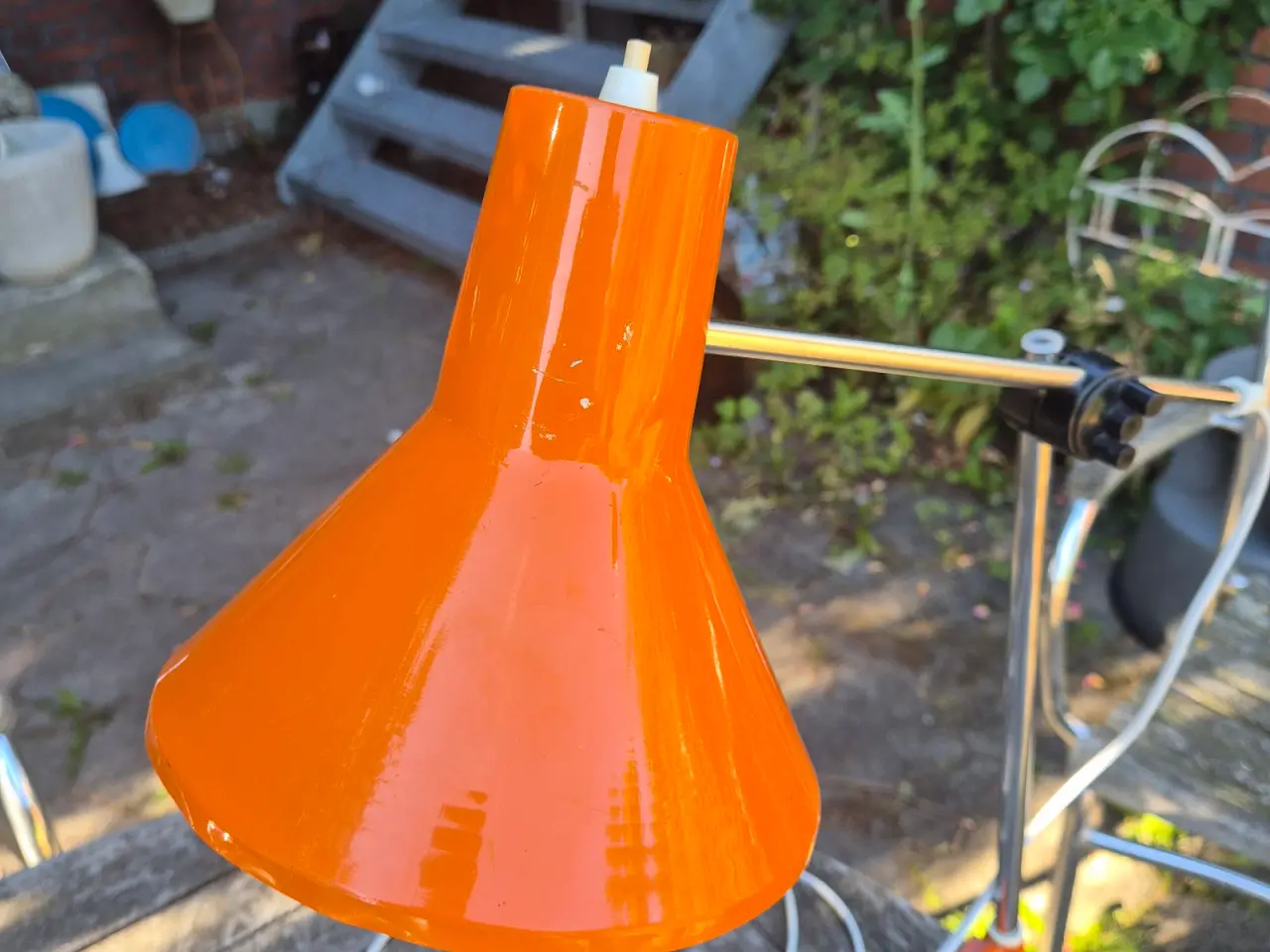 Billede 3 - Orange arkitektlampe på stander af krom 