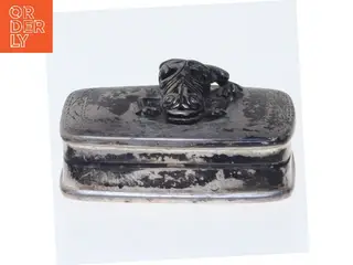 Lille dekorativ metalæske med frø (str. 3,5x2,5 cm)