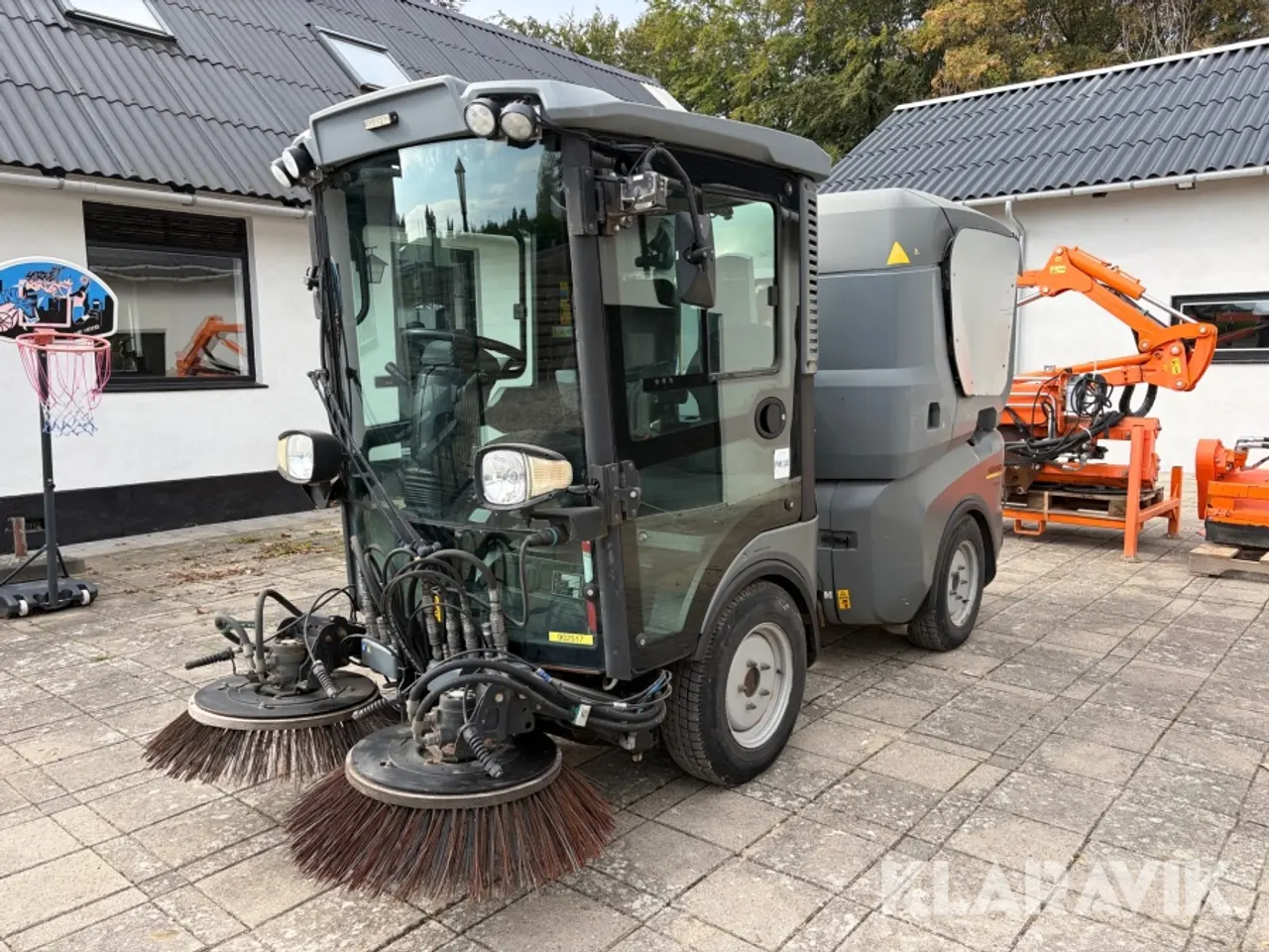 Billede 1 - Feje/sugemaskinw Karcher MC130