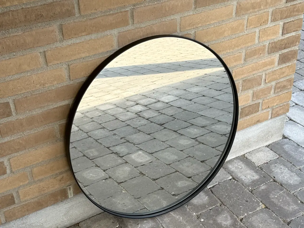 Billede 1 - Sort metalspejl Ø70 cm