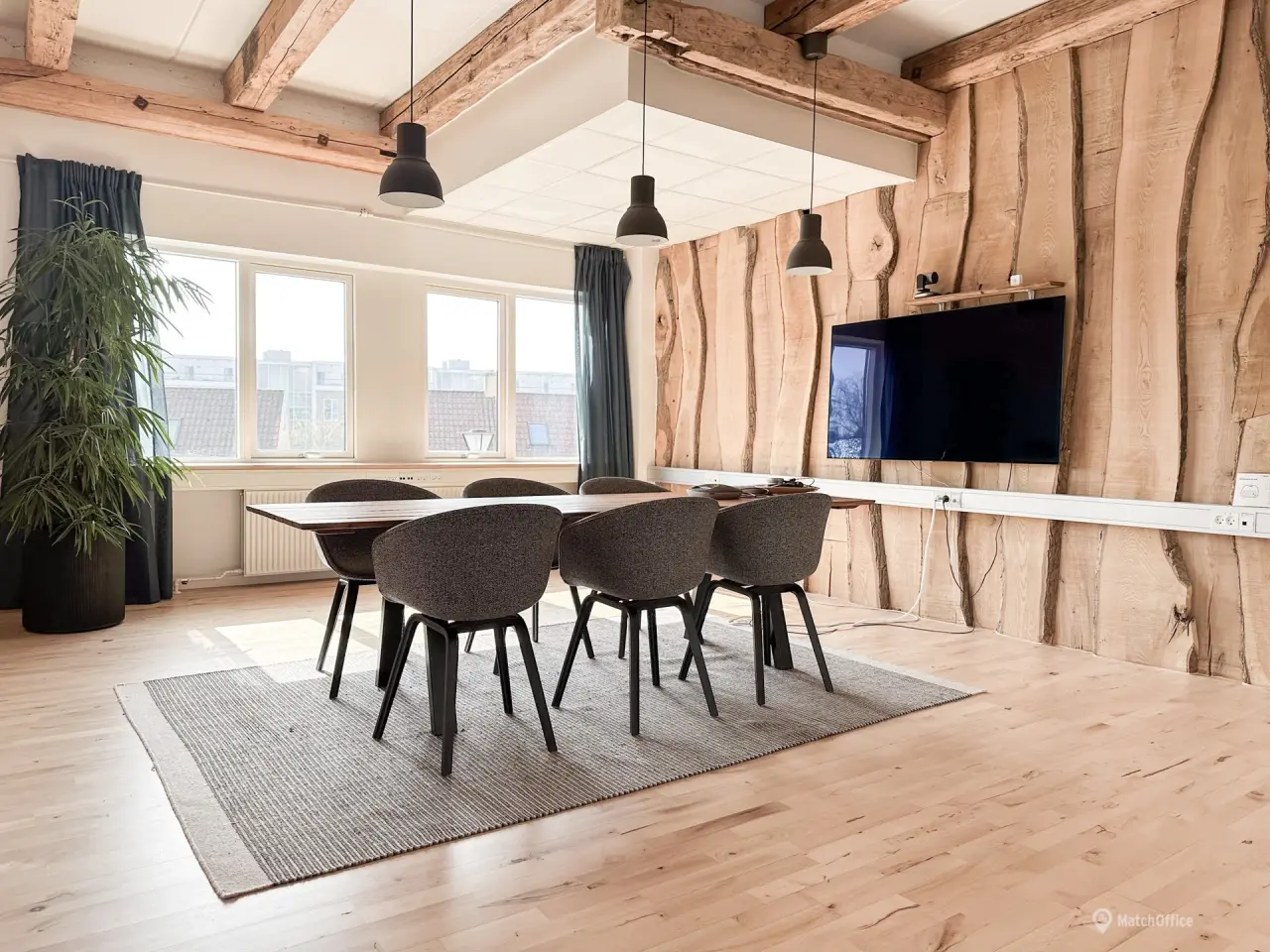 Billede 2 - Højloftet kontor med showroom
