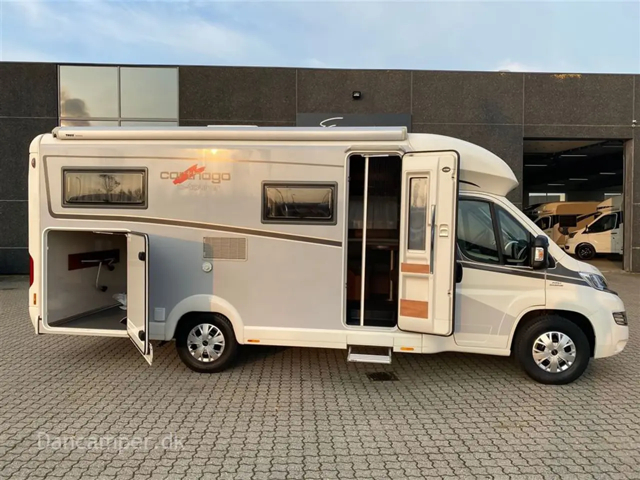 Billede 7 - 2016 - Carthago c-tourer T143 LE Luksus camper - med enkeltsenge og automatgear.