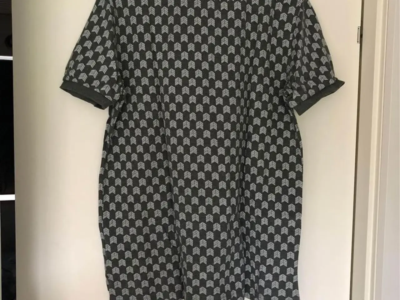 Billede 2 - Polo t-shirt, mrk. Roots -  str. M