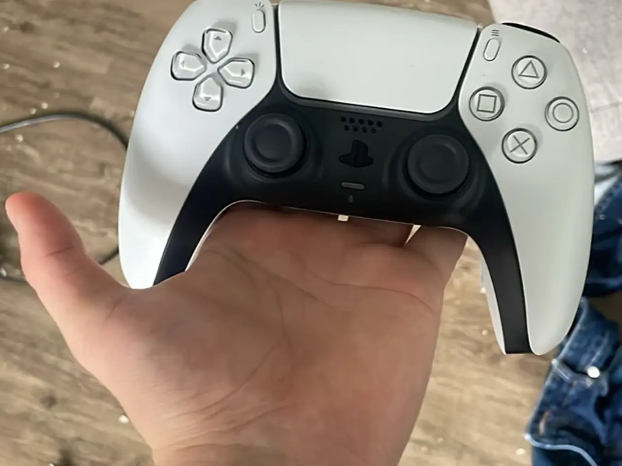 Billede 4 - Ps5 med en controller sælges for en ven