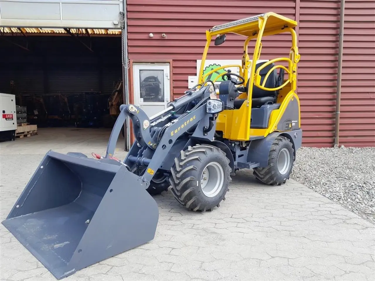 Billede 1 - Eurotrac W11 med lav tårn