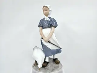 Royal Copenhagen Figur Gåsepige nr. 527. sortering 1