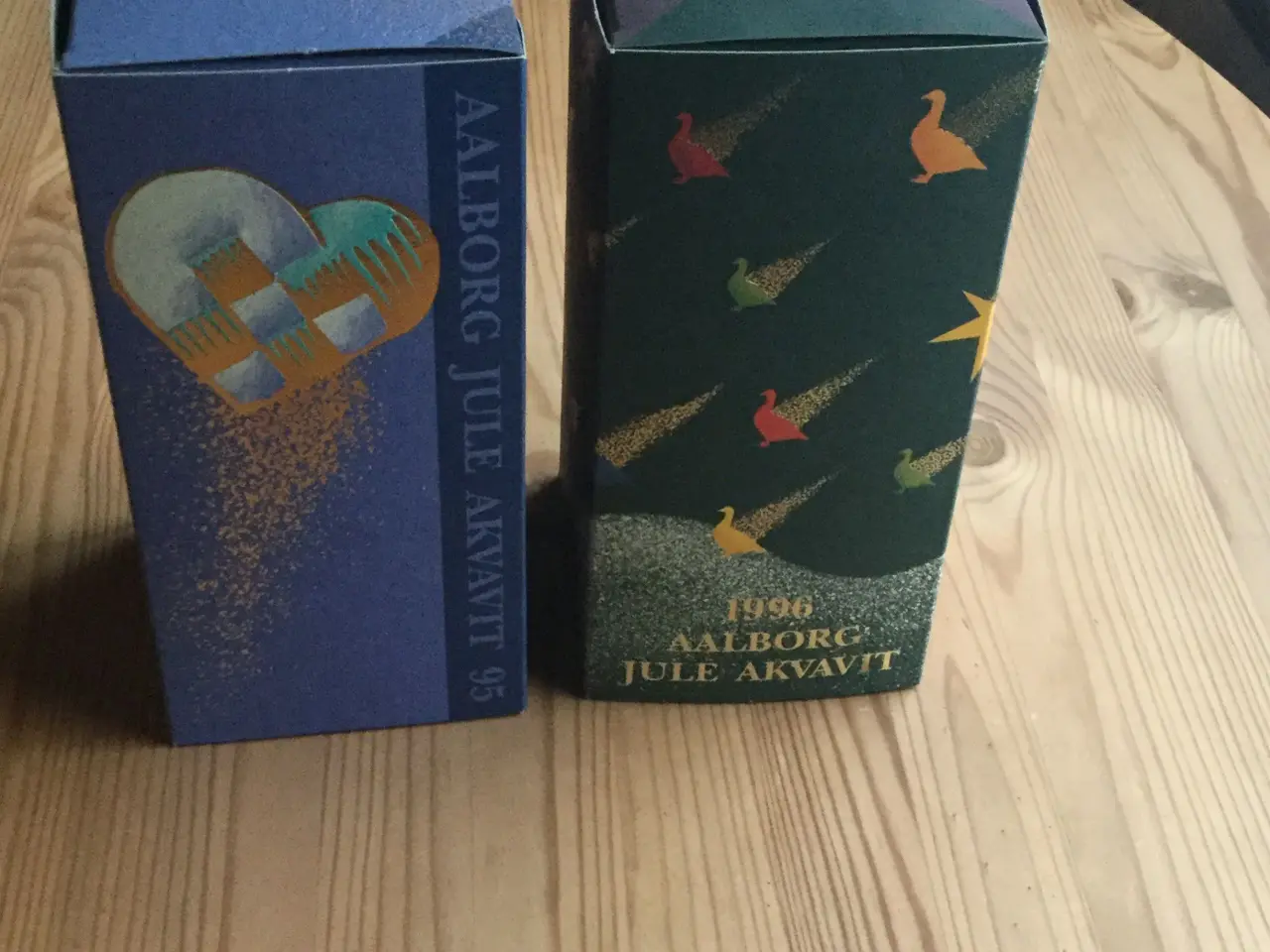 Billede 1 - Ålborg juleakvavit 1995 og 1996
