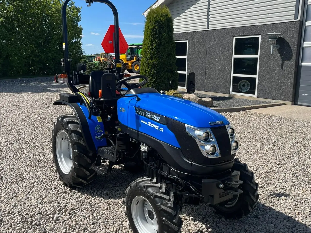 Billede 17 - Solis S26 6+2 Gearmaskine med Servostyring og brede traktorhjul