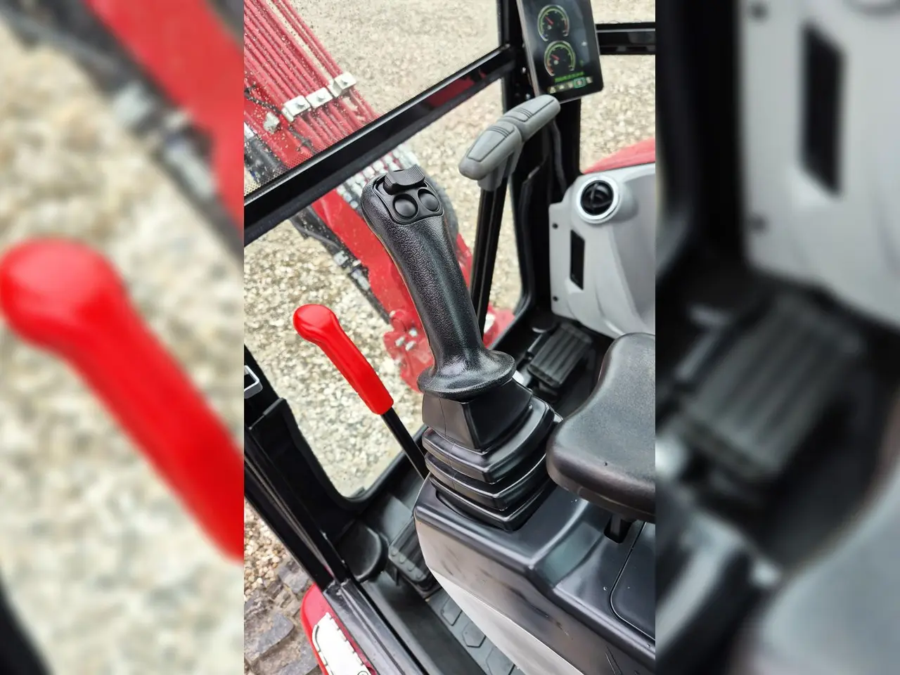 Billede 14 - MOLE M25 / 2.5 tons med Engcon rotortilt og skovlpakke / Yanmar motor