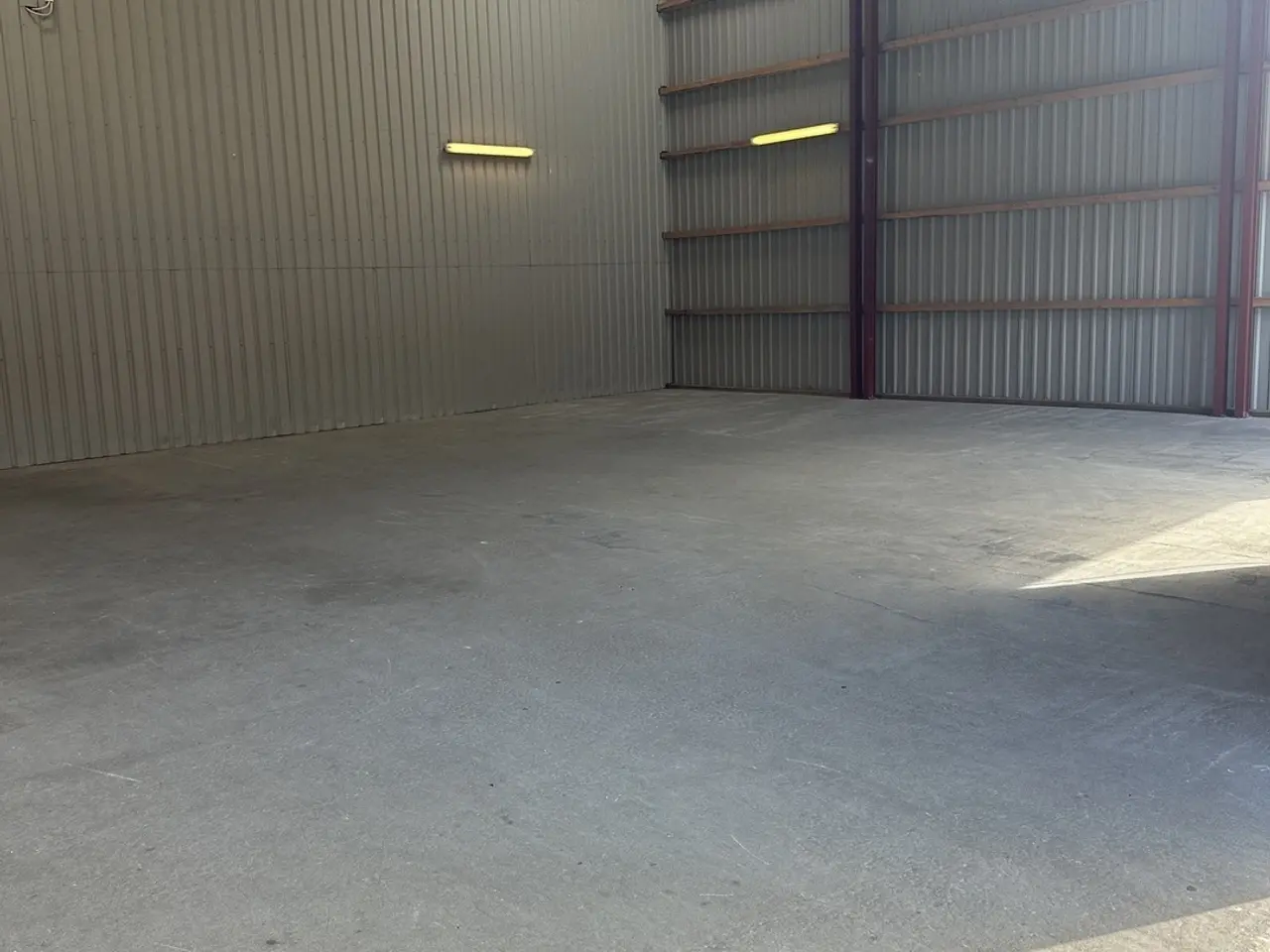 Billede 3 - Højloftet lager 90 m2