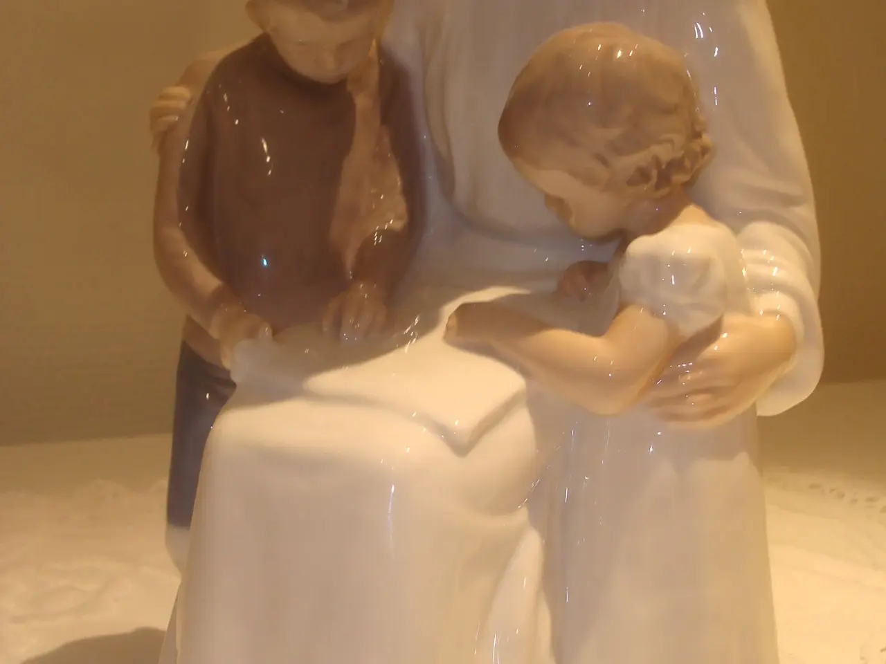 Billede 4 - B&G stor, sjælden figur "Mor m/børn" nr 1644
