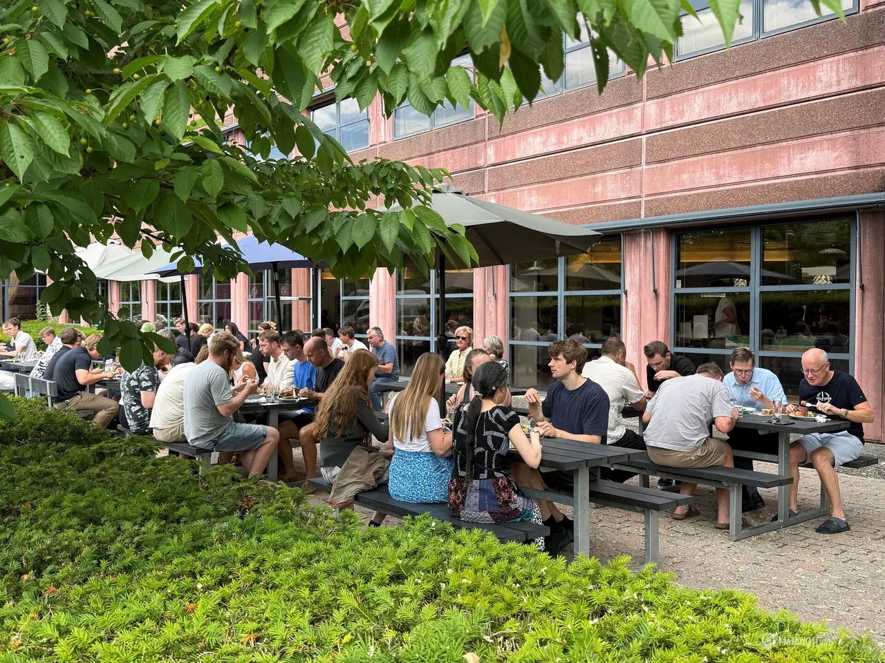 Billede 9 - Flerbrugerejendom m. kantine. reception og gratis parkering