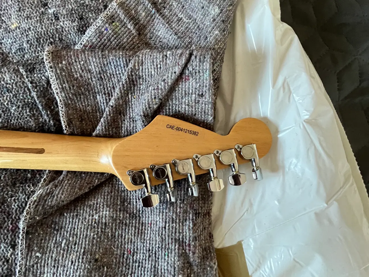 Billede 4 - Squier Strat elektrisk guitar sort