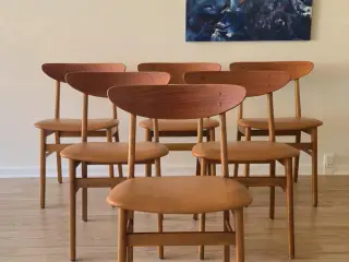 Nyrenoverede Farstrup stole