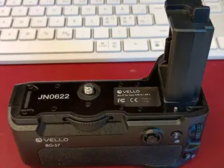 Batterigreb til SONY A7R IV - VELLO BG-S7