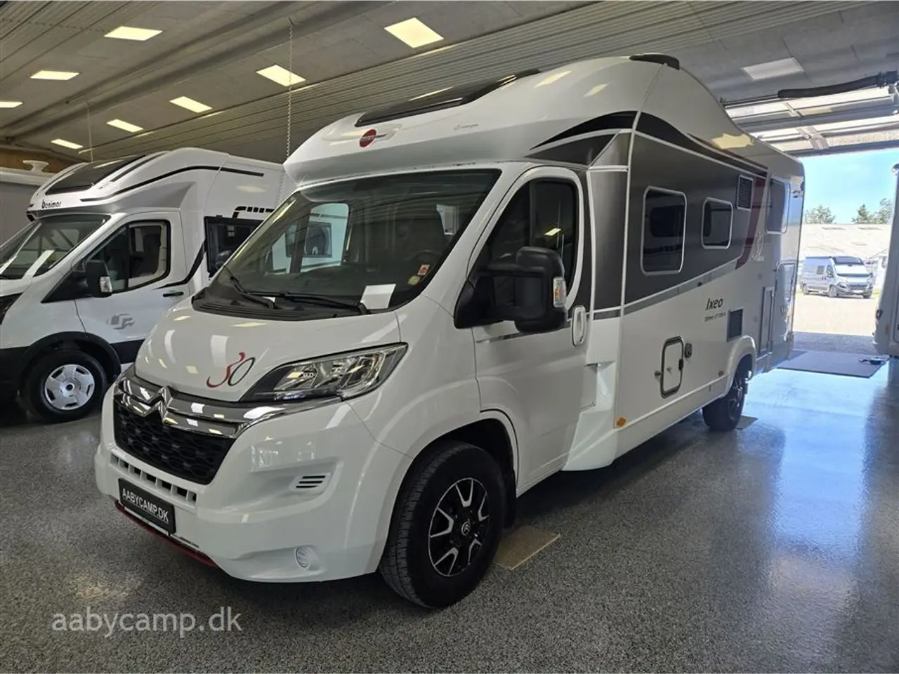 Billede 2 - 2018 - Bürstner Ixeo Time 726 G "Edition 30" Super lækker familie Camper