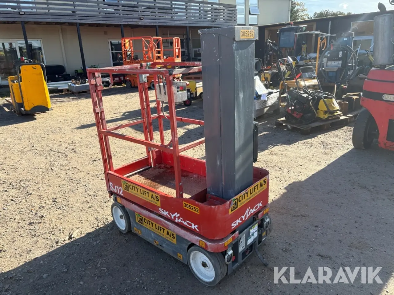 Billede 4 - Søjlelift SkyJack SJ12