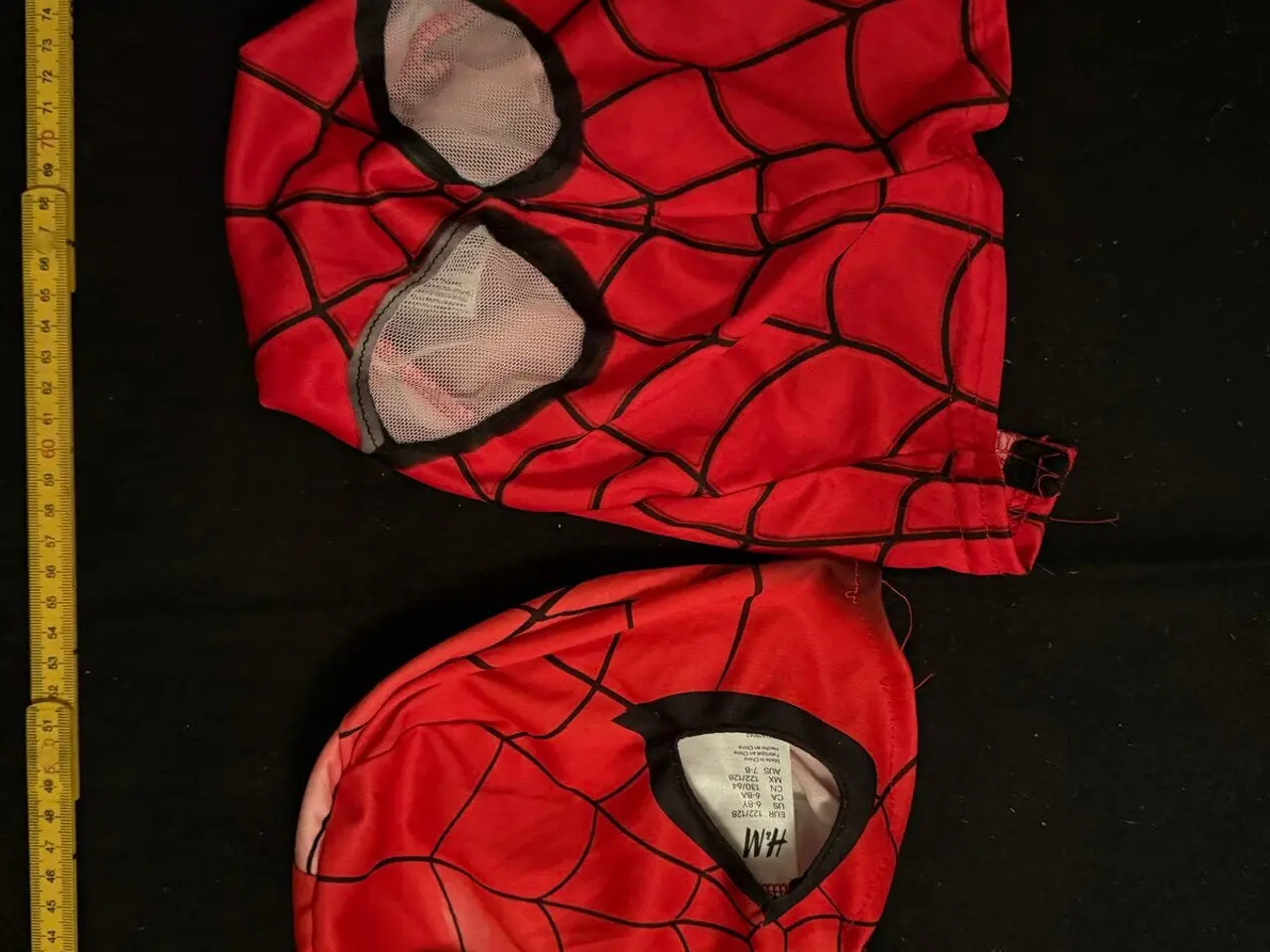 Billede 3 - Spider-Man kostume 9–10 år med 2 masker (Rubie's)
