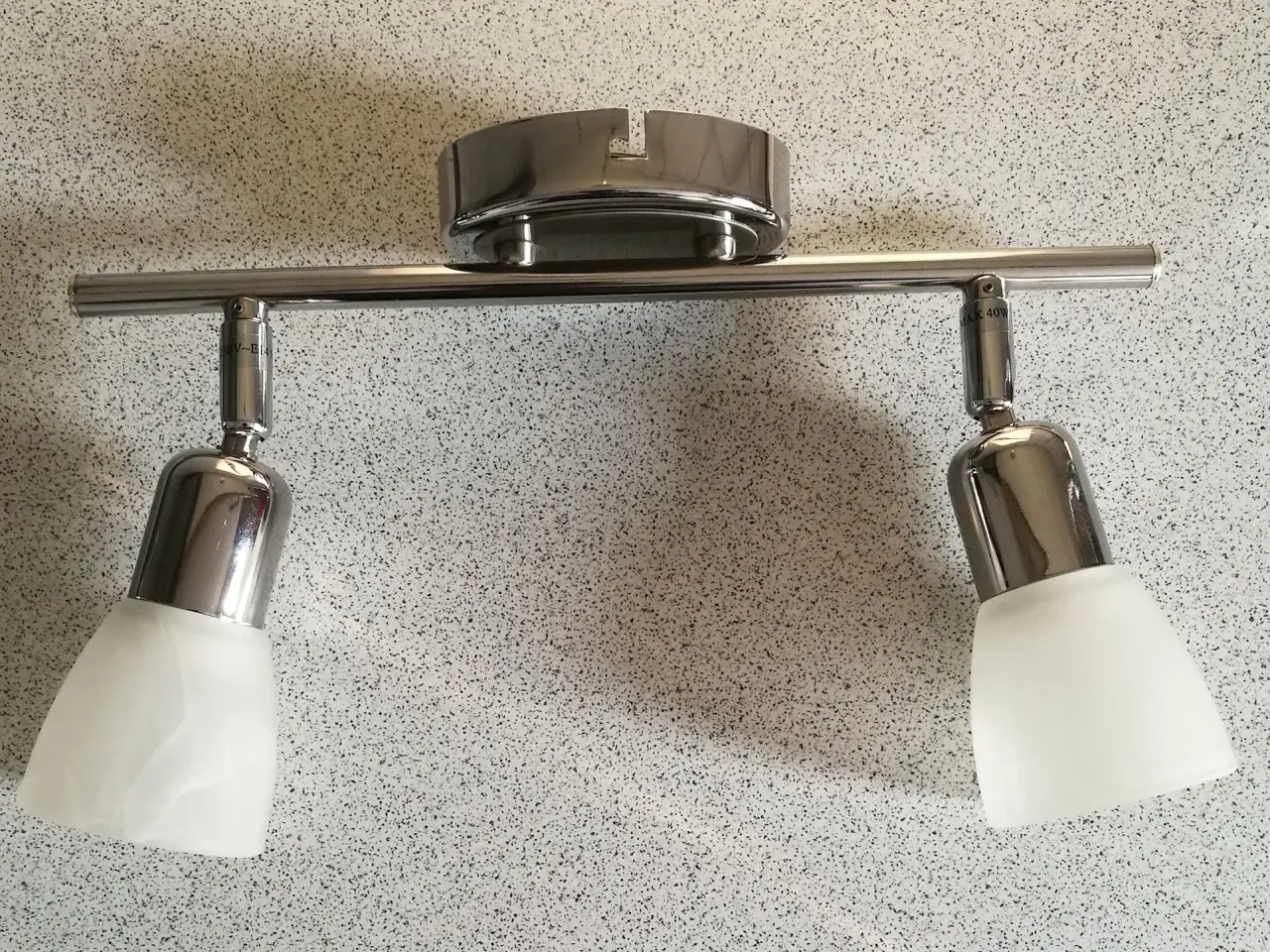 Billede 3 - Bord og spotlampe.