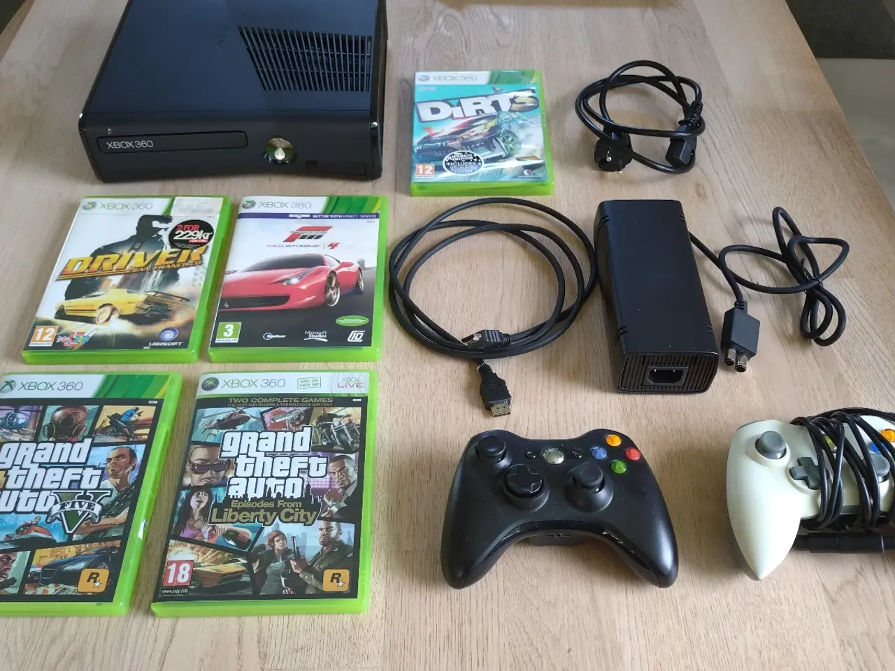 Billede 1 - Xbox 360 S m. spil 