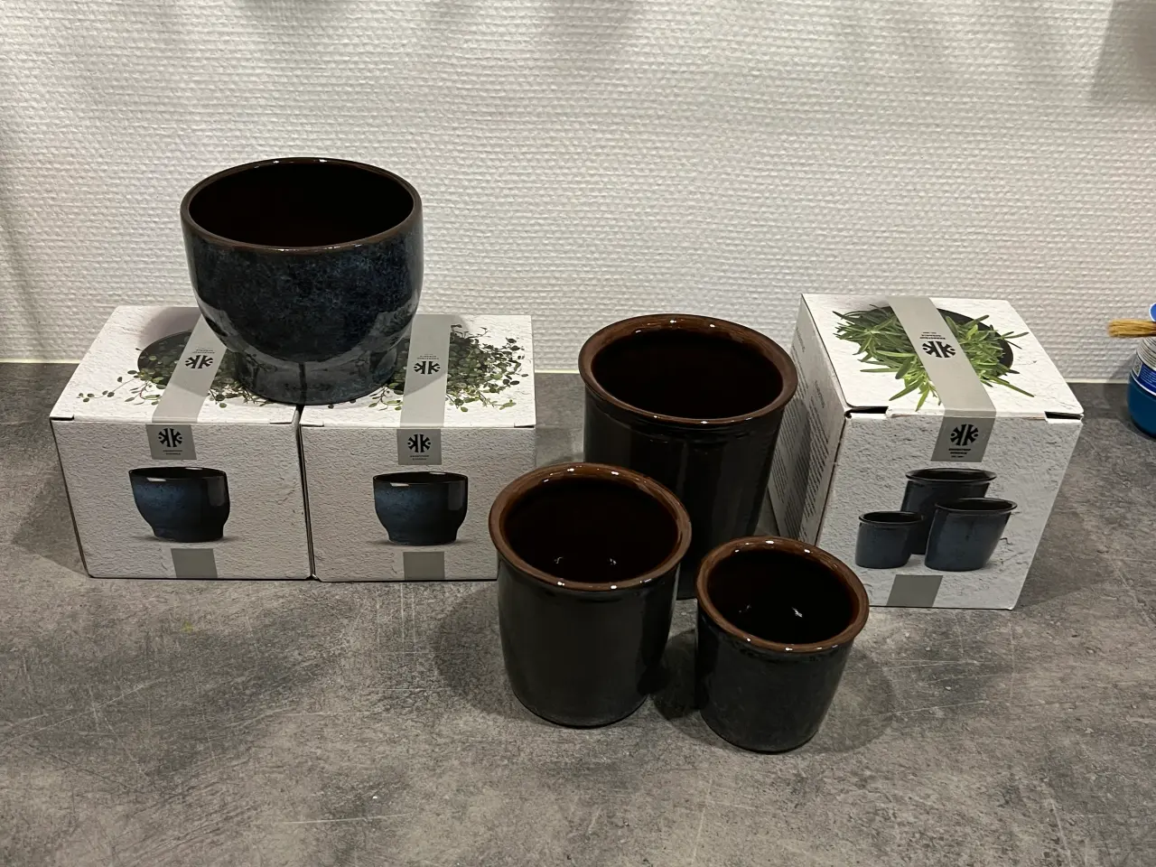 Billede 1 - 5 x Knapstrup 3 syltekrukker, 2 urtepotteskjulere