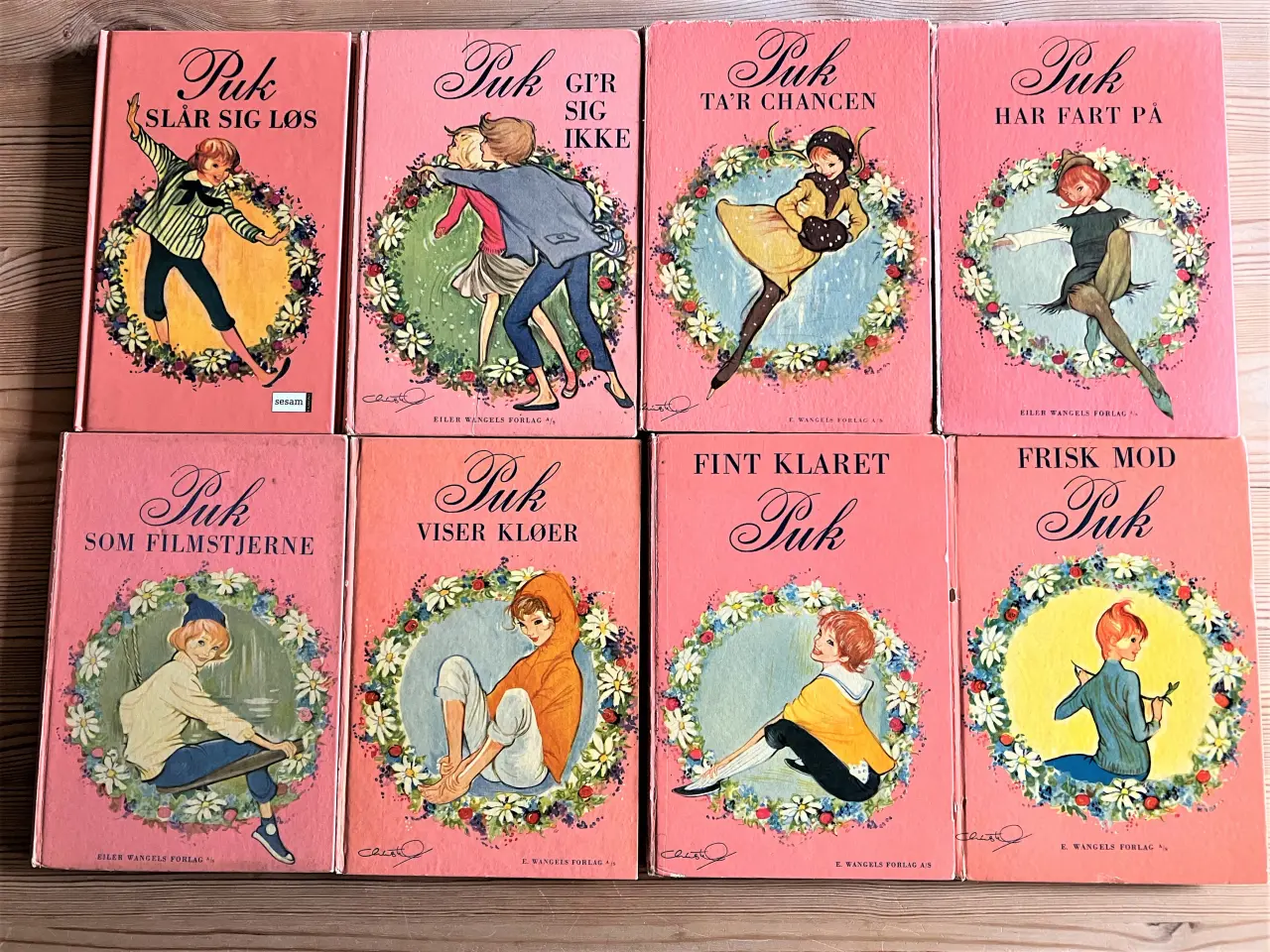 Billede 1 - NEDSAT: 15 gl. Puk bøger, 9 gl. Dot bøger