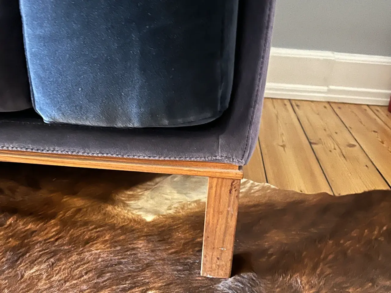 Billede 4 - Blå velour sofa