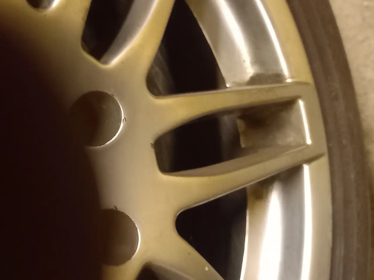 Billede 2 - VW Alufælge 17" 5x105
