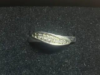 925 sterling sølv ring med diamant design