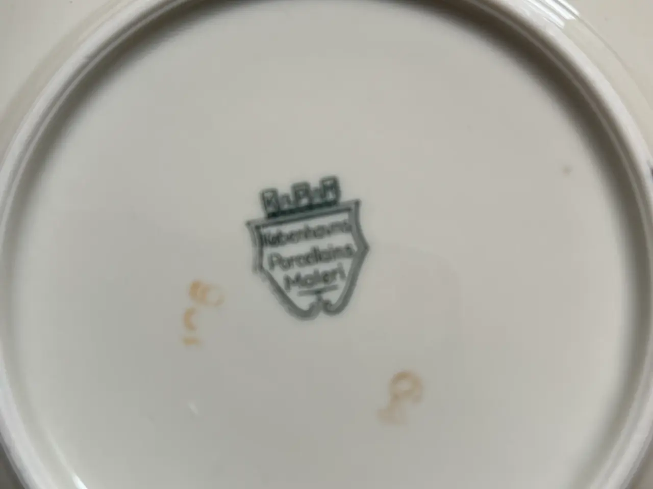 Billede 5 - Sort rose kagetallerkner Københavns porcelæn maler