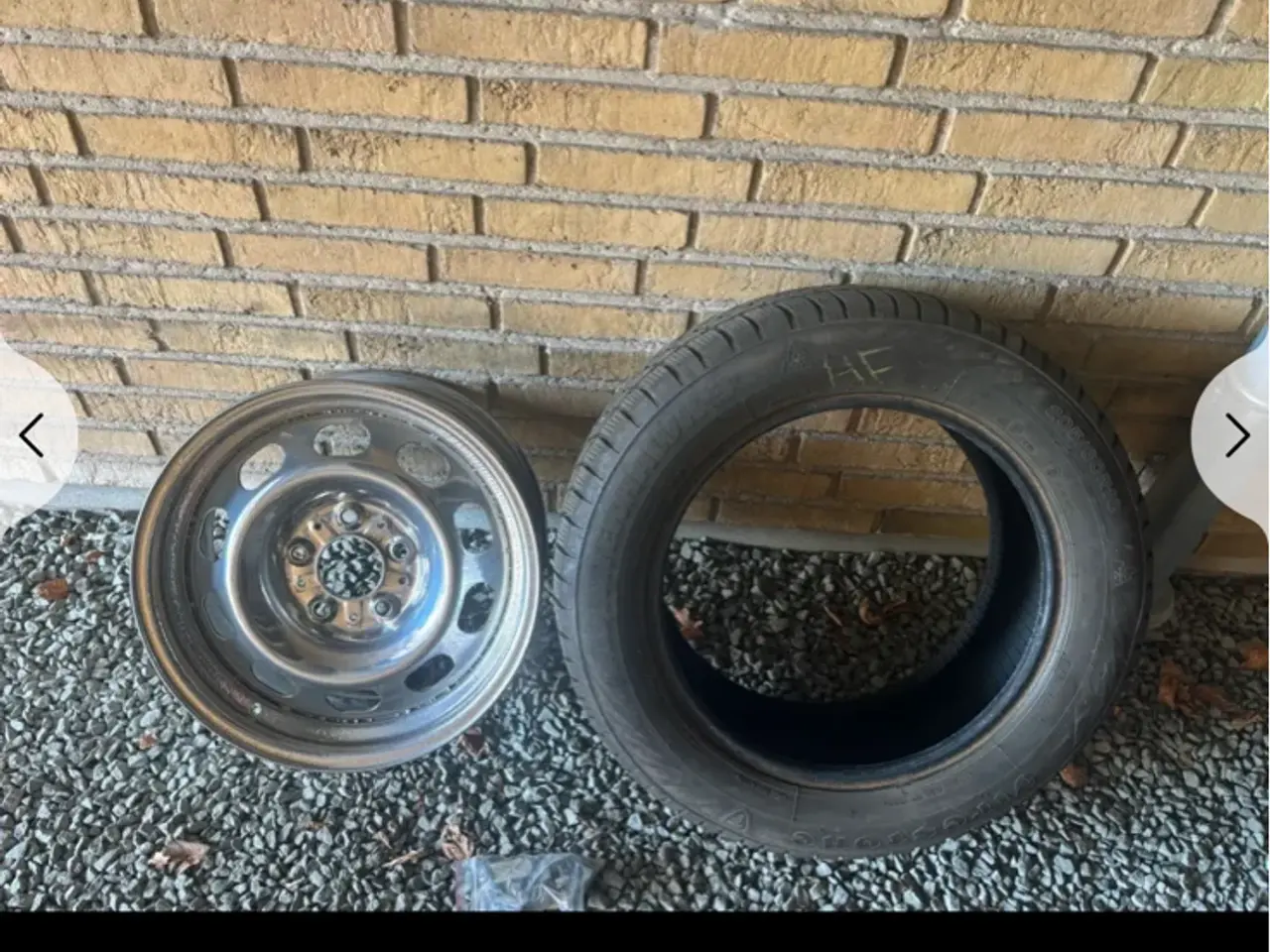 Billede 2 - Firestone vinterdæk med nymalet stål fælge