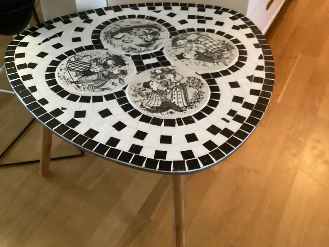 Billede 1 - Pynte bord