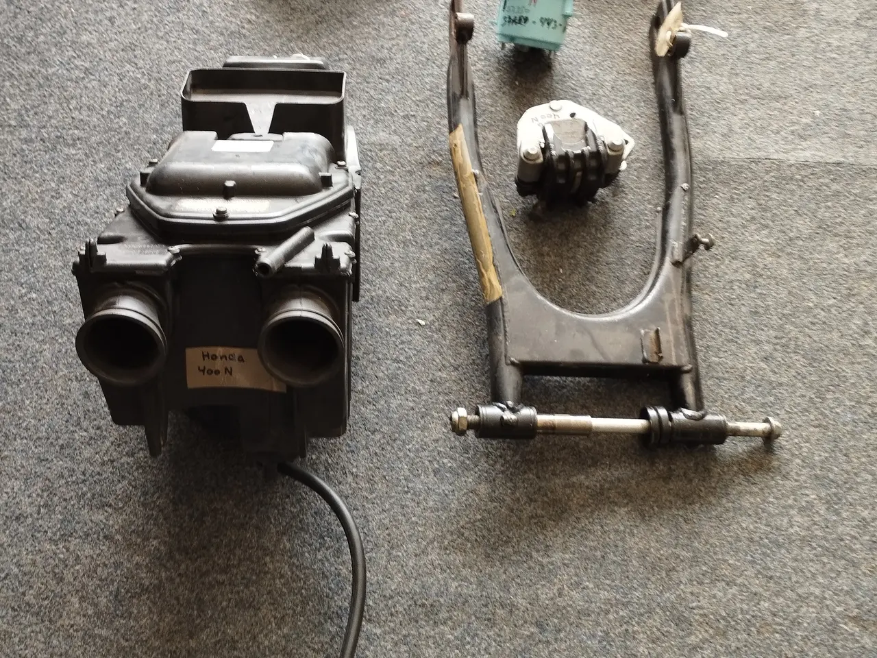 Billede 1 - Honda CB 400 N. Reservedele ( se %)