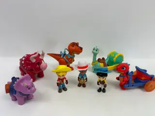 Samling Dino Ranch legetøj