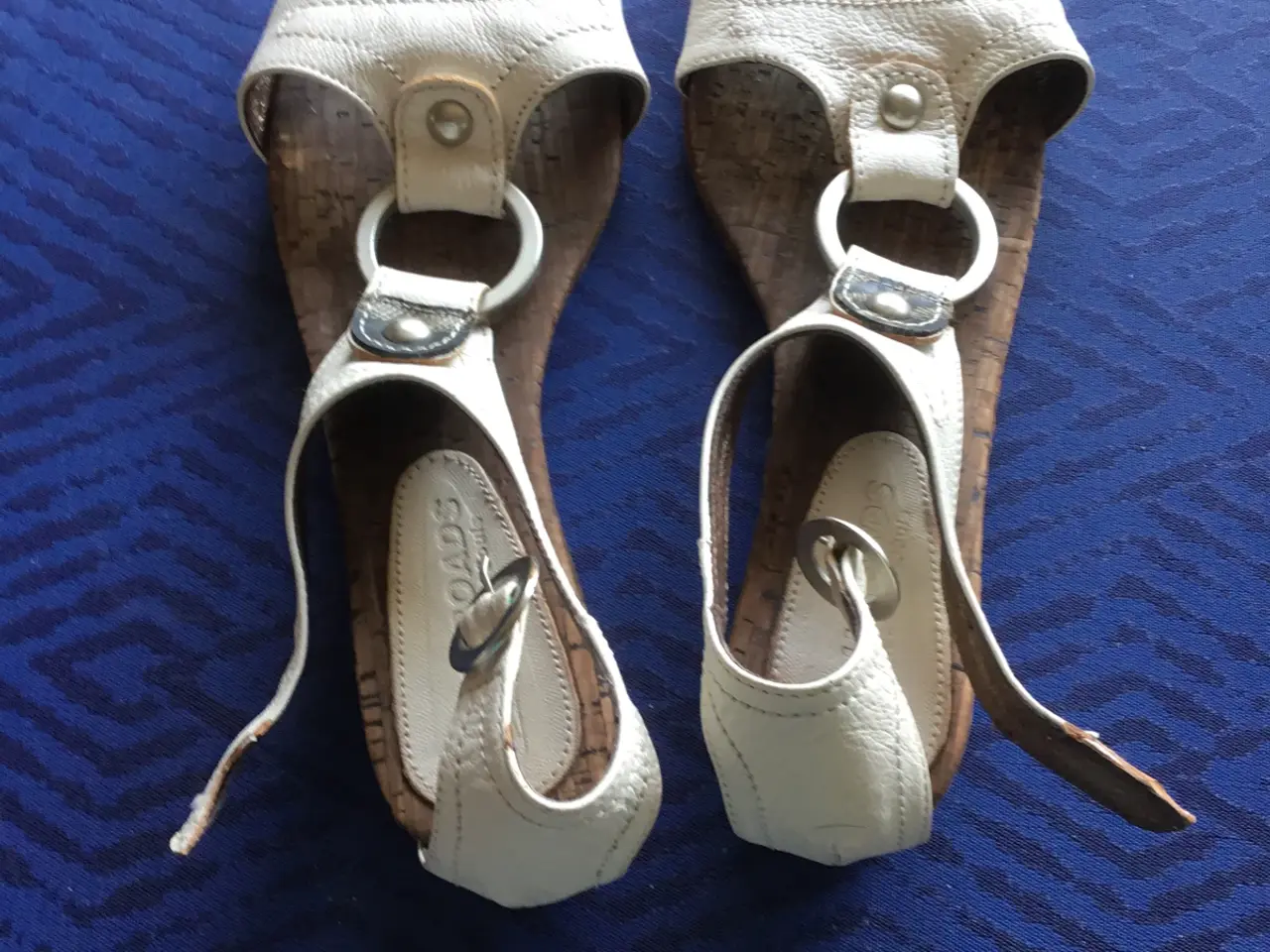 Billede 2 - Kitfarvet sandal købt i Italien
