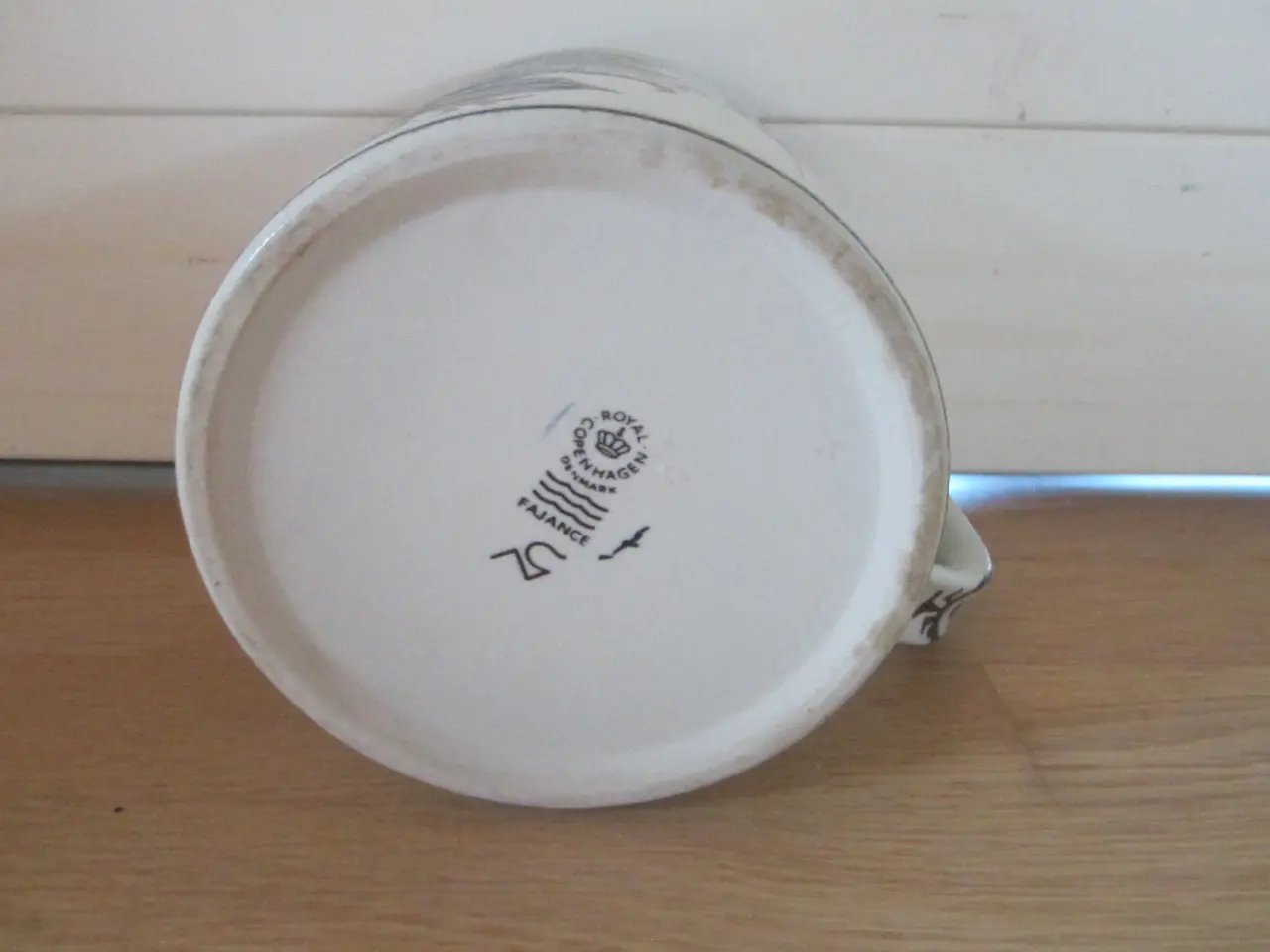 Billede 2 - Stor Royal Copenhagen jubilæums krus 1775-1975