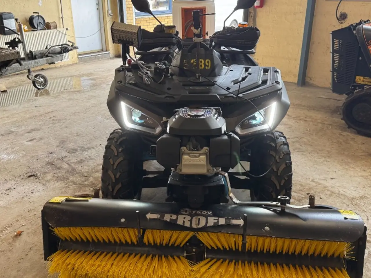 Billede 2 - Segway 600GS  Snarler med kost i front og Lehner spreder i bag.