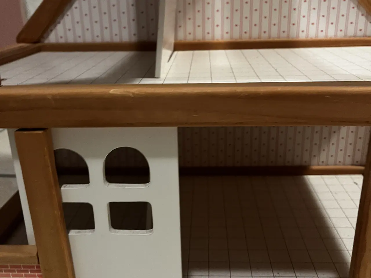 Billede 1 - Træ dukkehus fra My Home