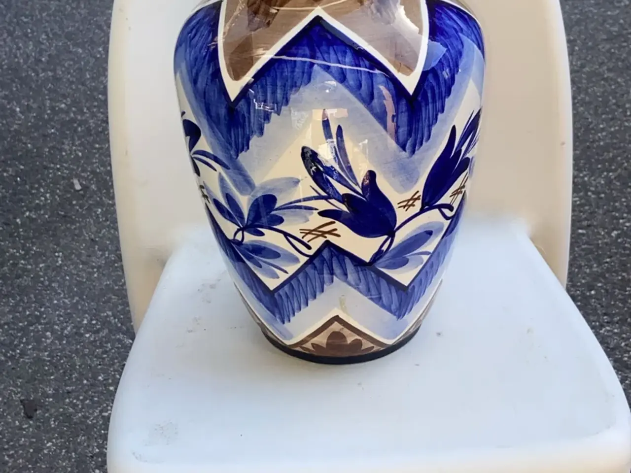 Billede 1 - Stor håndmalet vintage keramikvase – blå/hvid – ca