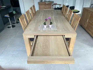 Spisebord af egetræ 3,5 cm tyk plade