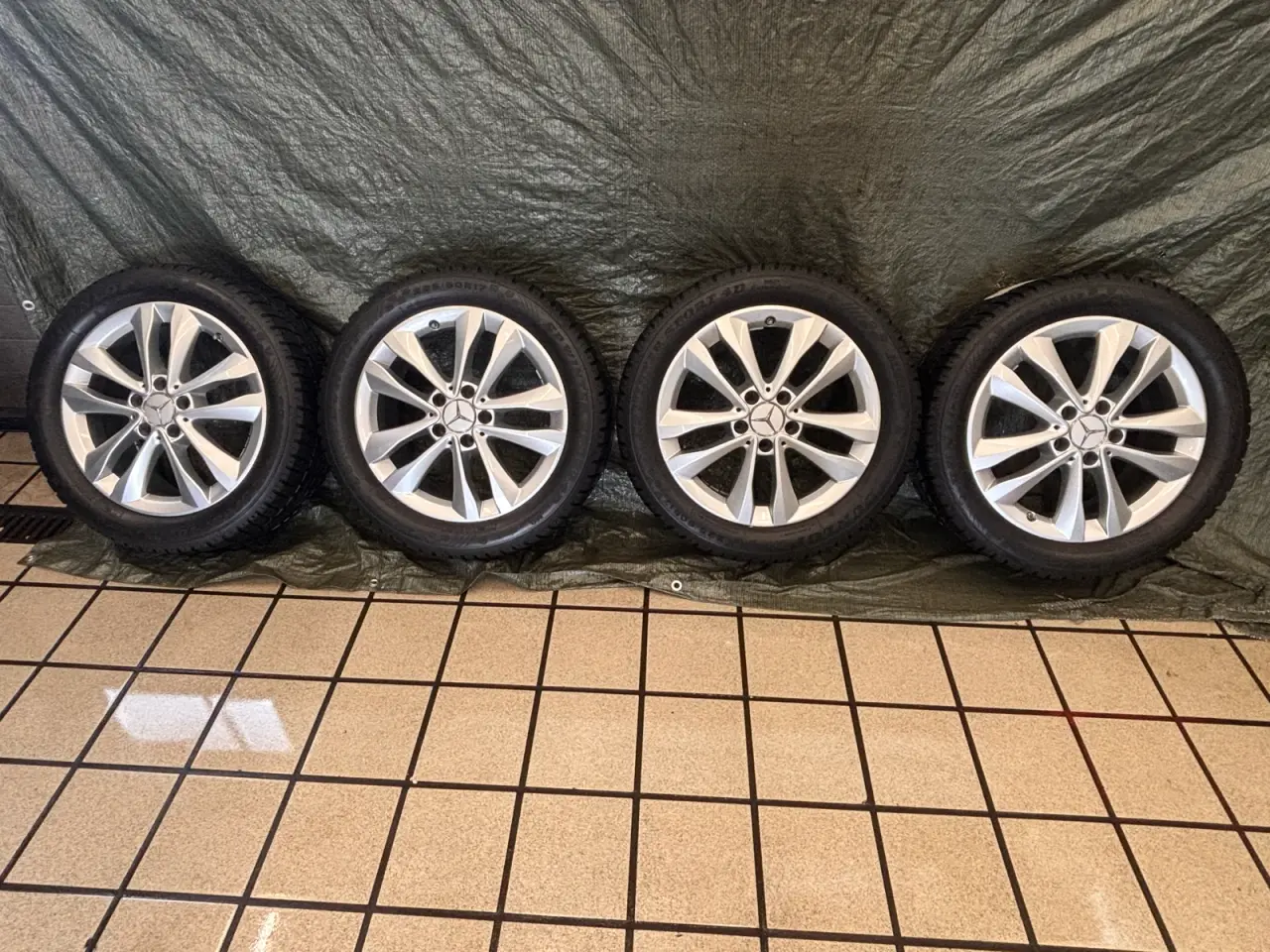 Billede 2 - Sælger de her flotte disse Mercedes Alufælge
