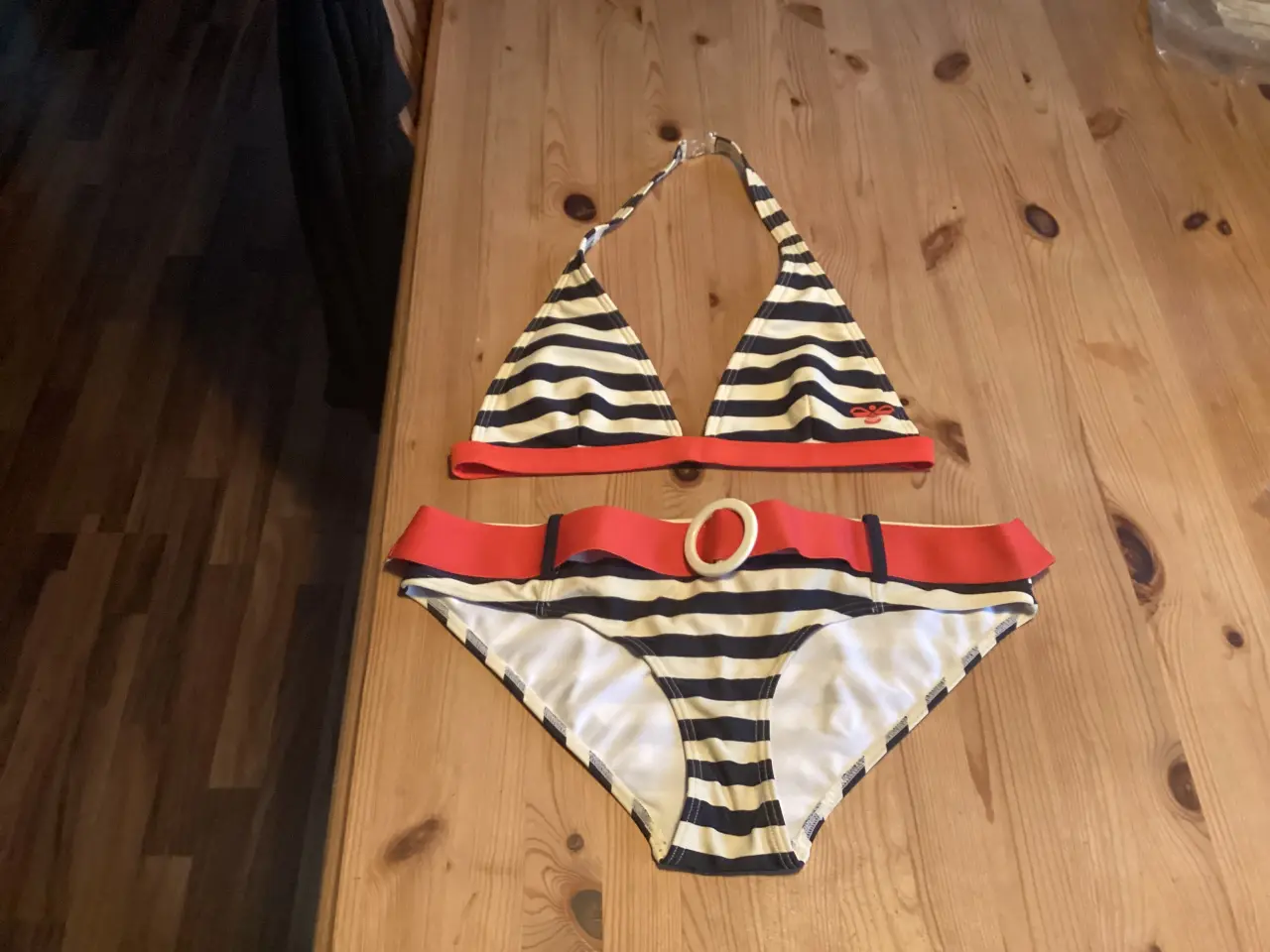 Billede 3 - Nye Bikini,er Forsk. Str.