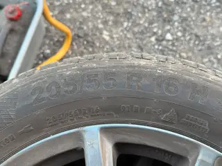 Fælge med gode vinterdæk. 