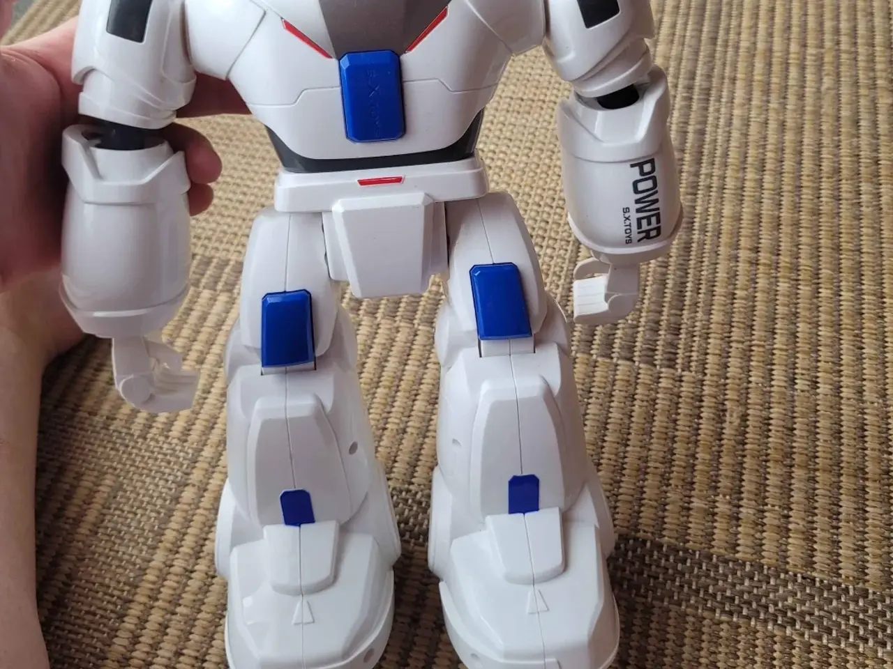 Billede 3 - Realistisk Robot med infrarød kontrol