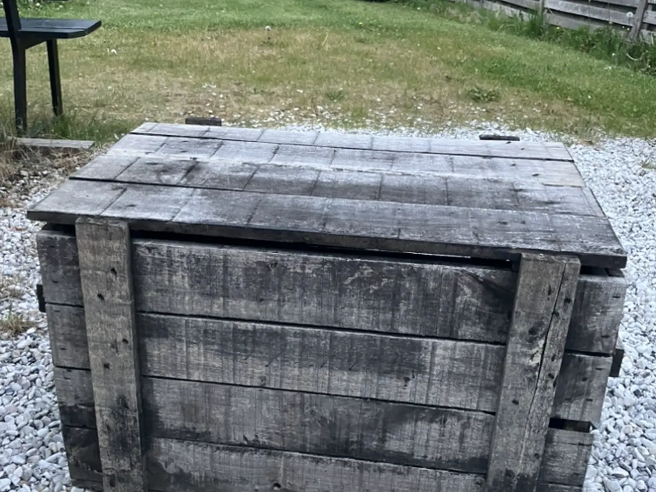 Billede 2 - Fed gammel kasse / bord / kiste