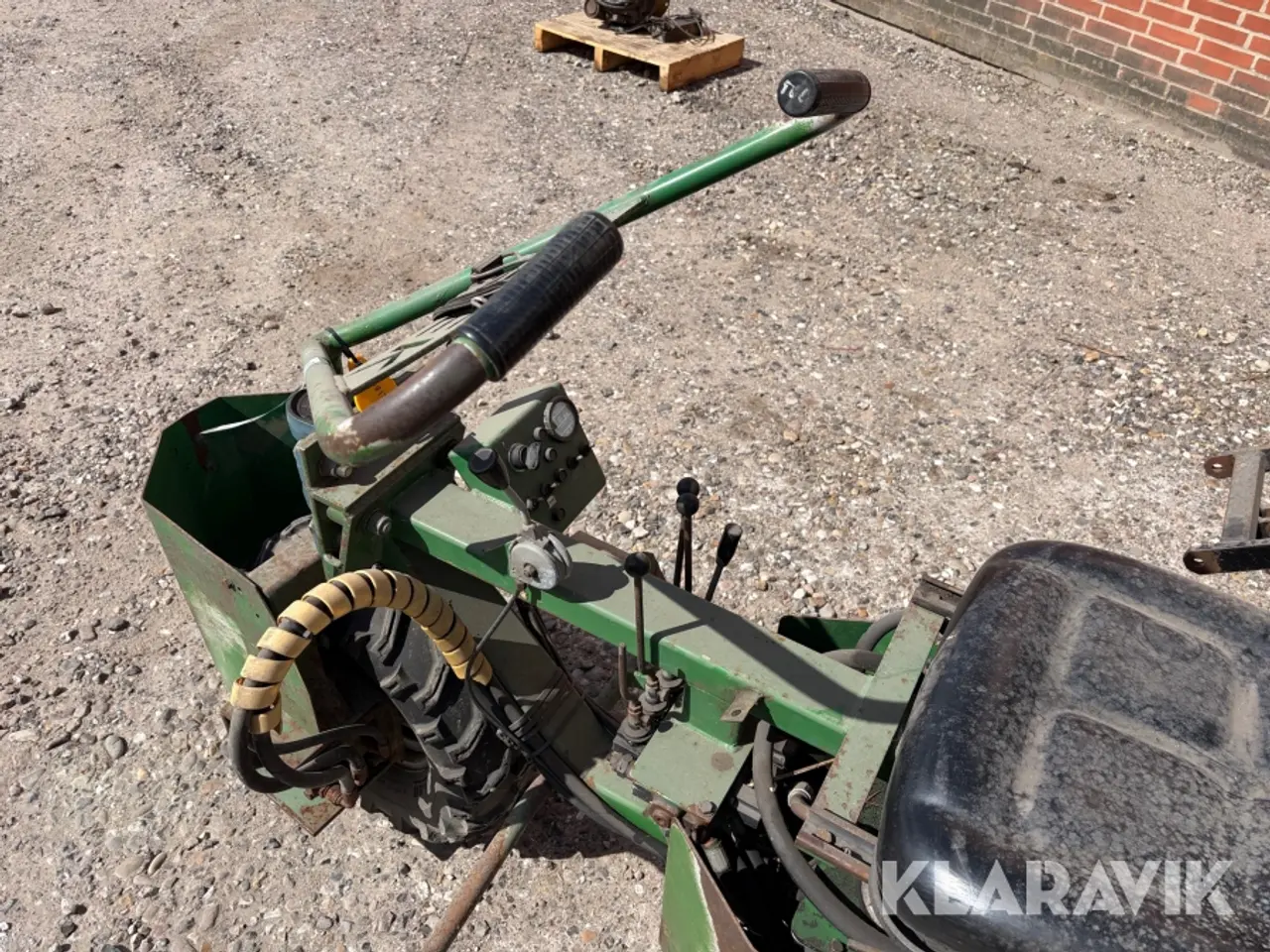 Billede 12 - Portaltraktor Jutek med redskaber