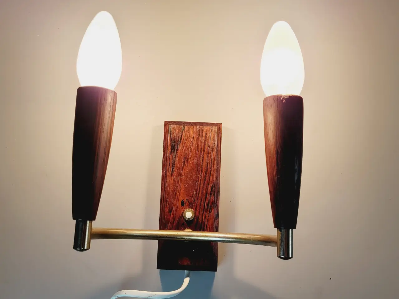 Billede 2 - ⭐️· Elegant vintage væglampe i palisander og messi