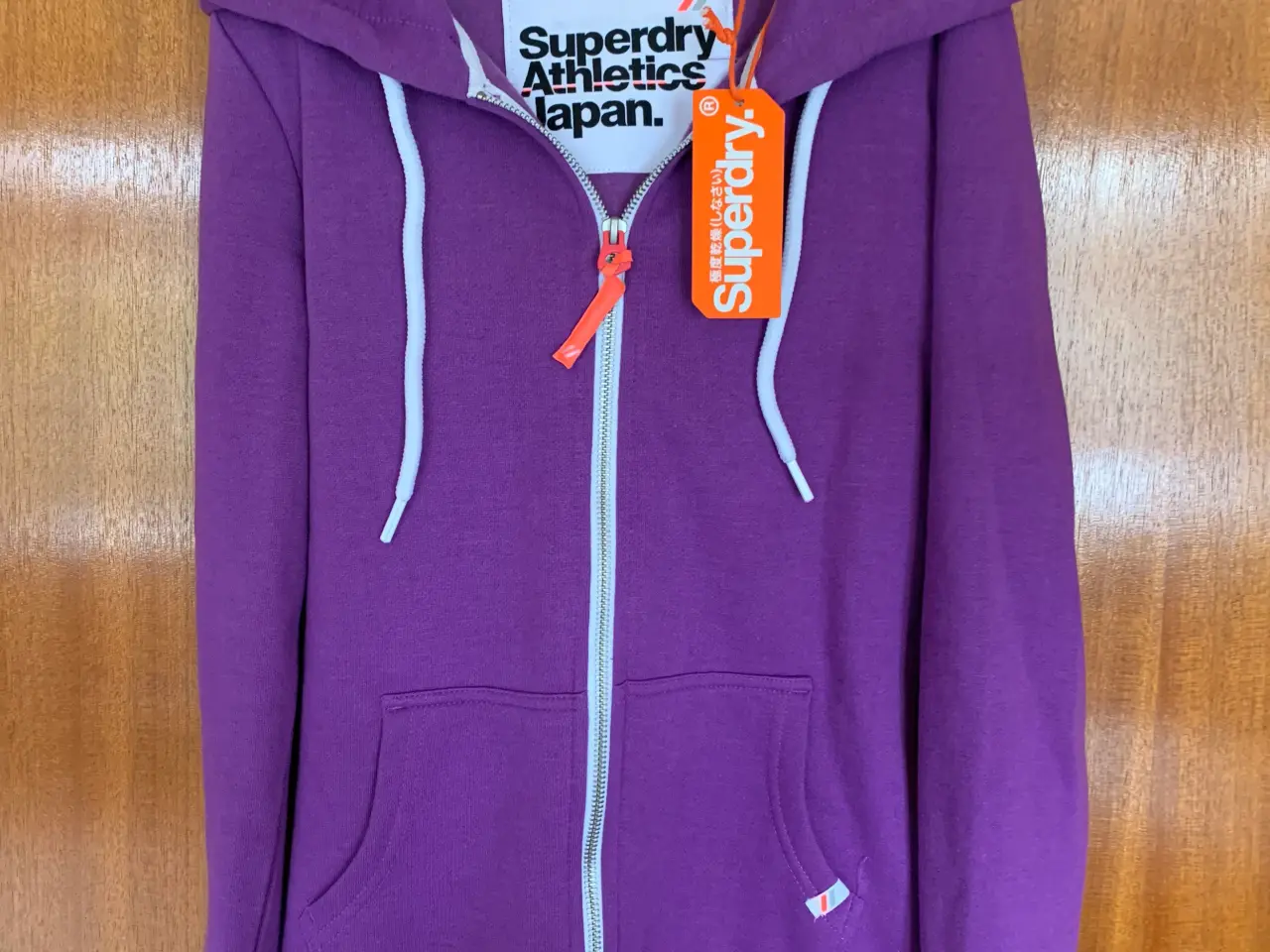Billede 1 - Cardigan med hætte "Superdry", ubrugt