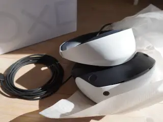 PSVR 2 (VR headset) - brugt maks. 2 timer